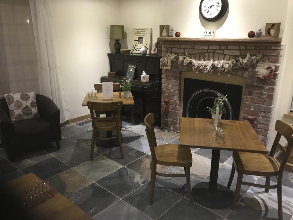 Deri-Down Guest House Abergavenny Eksteriør billede