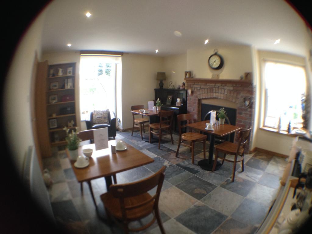 Deri-Down Guest House Abergavenny Eksteriør billede