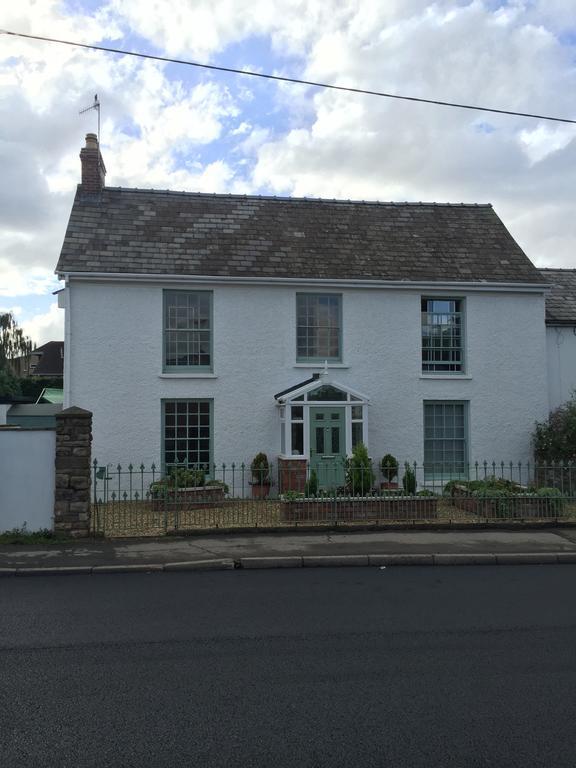 Deri-Down Guest House Abergavenny Eksteriør billede